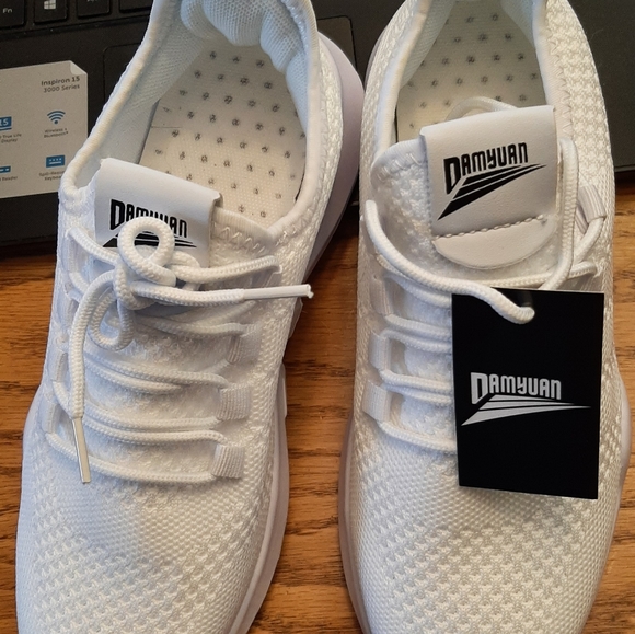 Ladies Sneaker - Picture 5 of 8